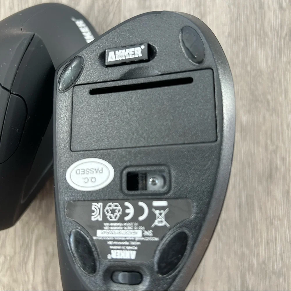 2 Anker Wireless Vertical Ergonomic Optical Mouse